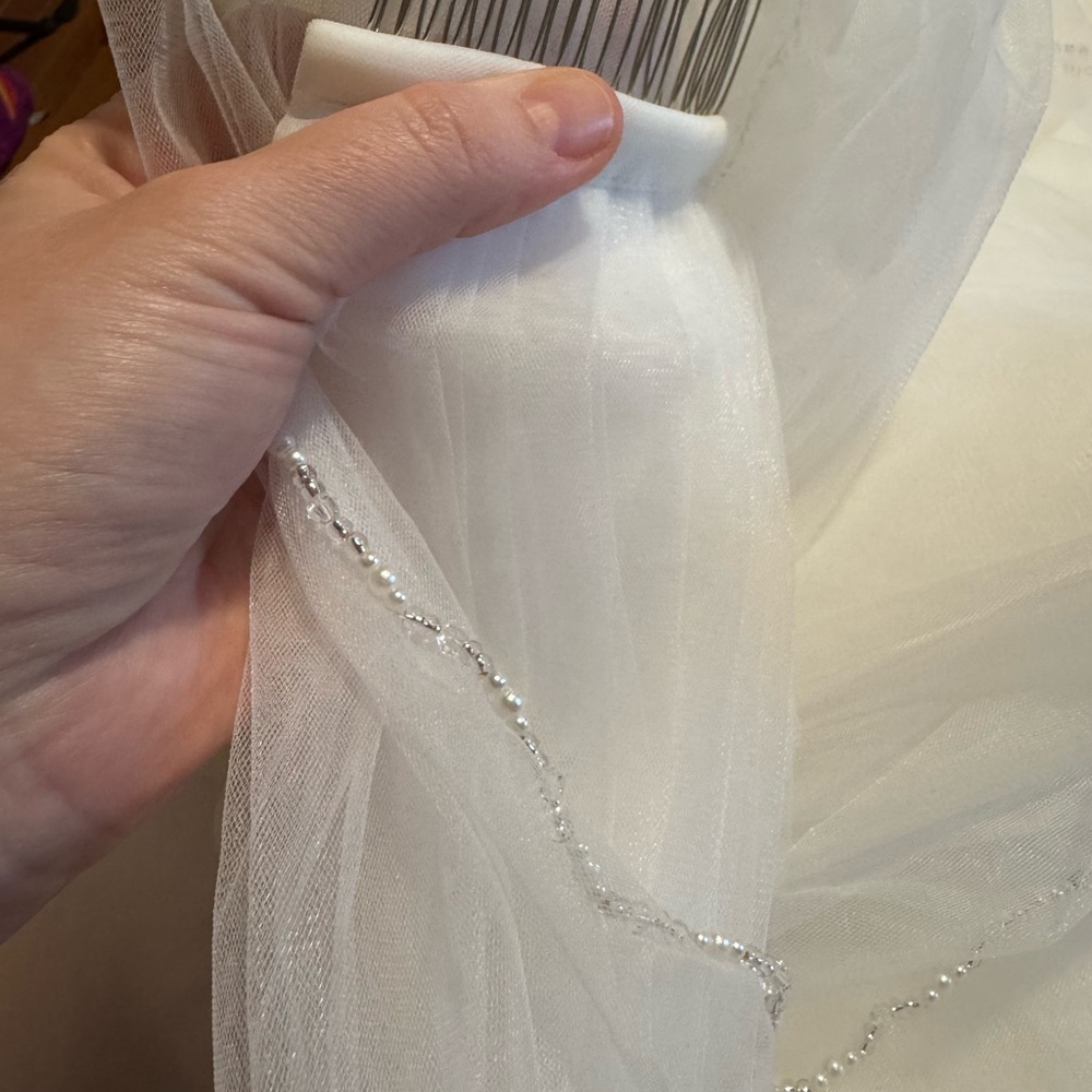 Elegant Wedding Beaded Veil - Picture 4 of 5